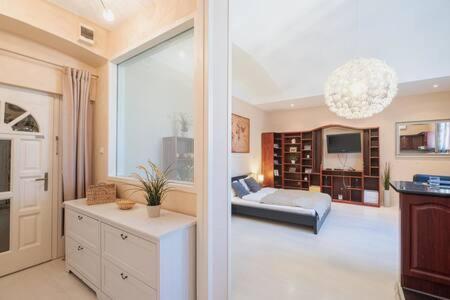 Charming Flat In The Center Apartamento Budapeste Exterior foto